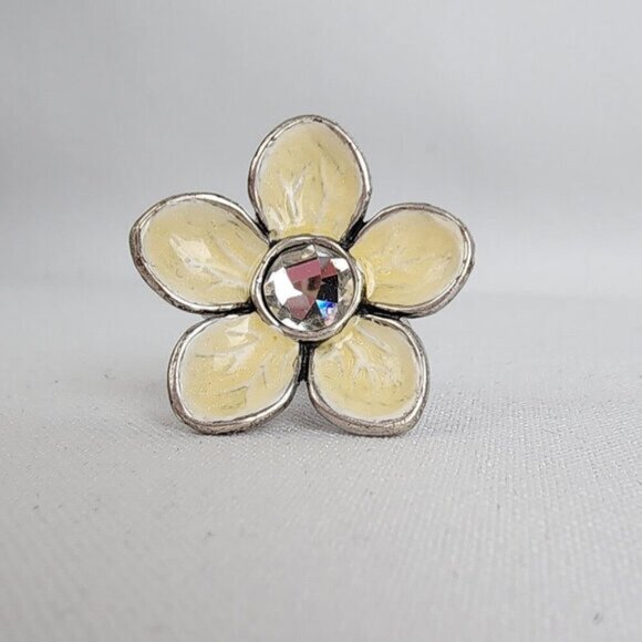 A&C Cream Silver Flower Adjustable Ring - Picture 1 of 6